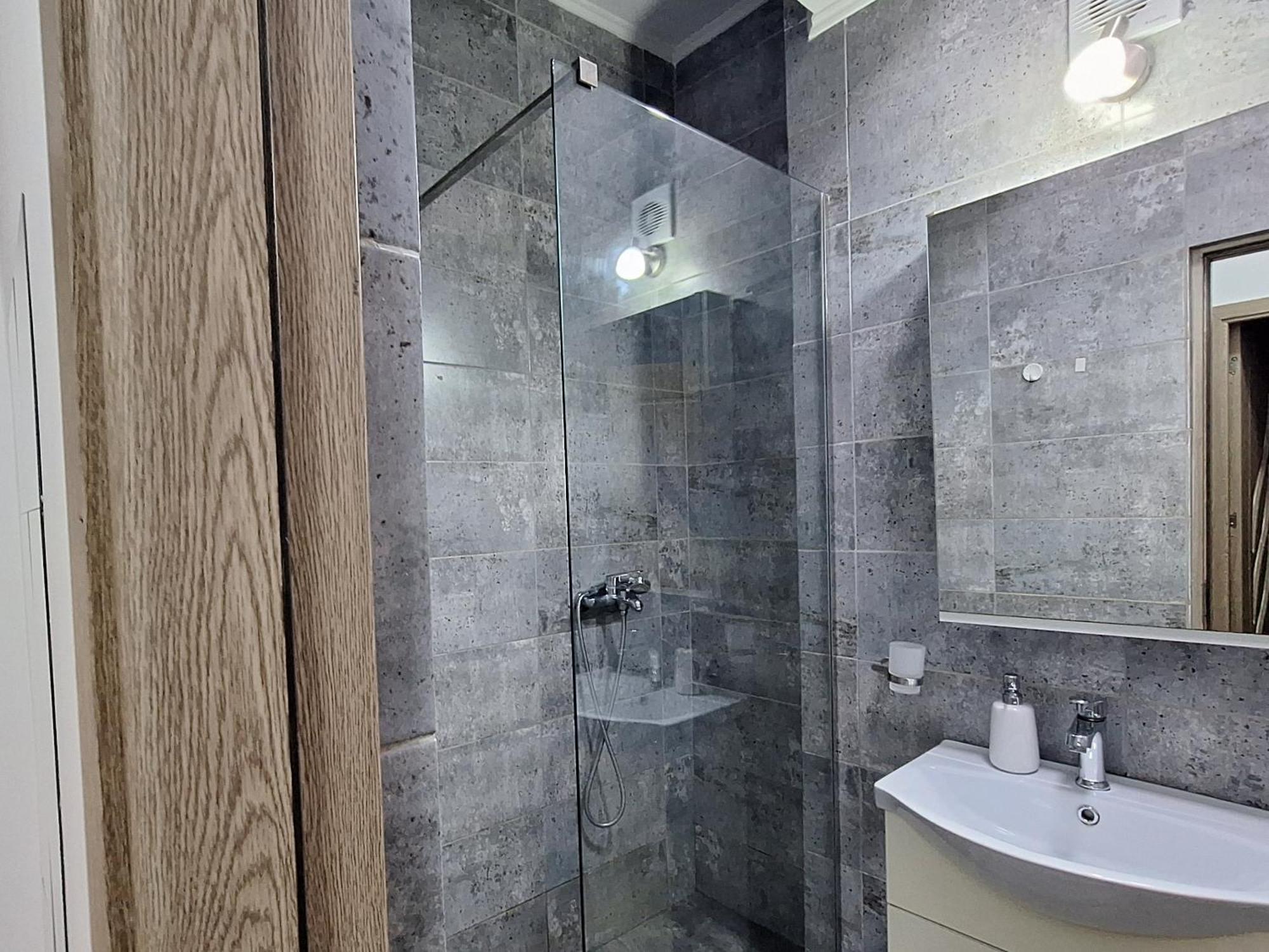 Moni Apartment Navodari Luaran gambar